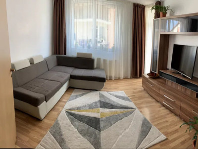 Apartament cu 2 camere, 50 mp, balcon, zona Eroilor