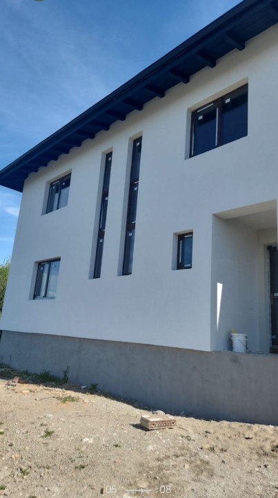 Casă individuală în Dezmir, 5 camere, garaj, 170mp, teren 500 mp.