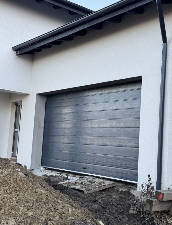 Casă individuală în Dezmir, 5 camere, garaj, 170mp, teren 500 mp.