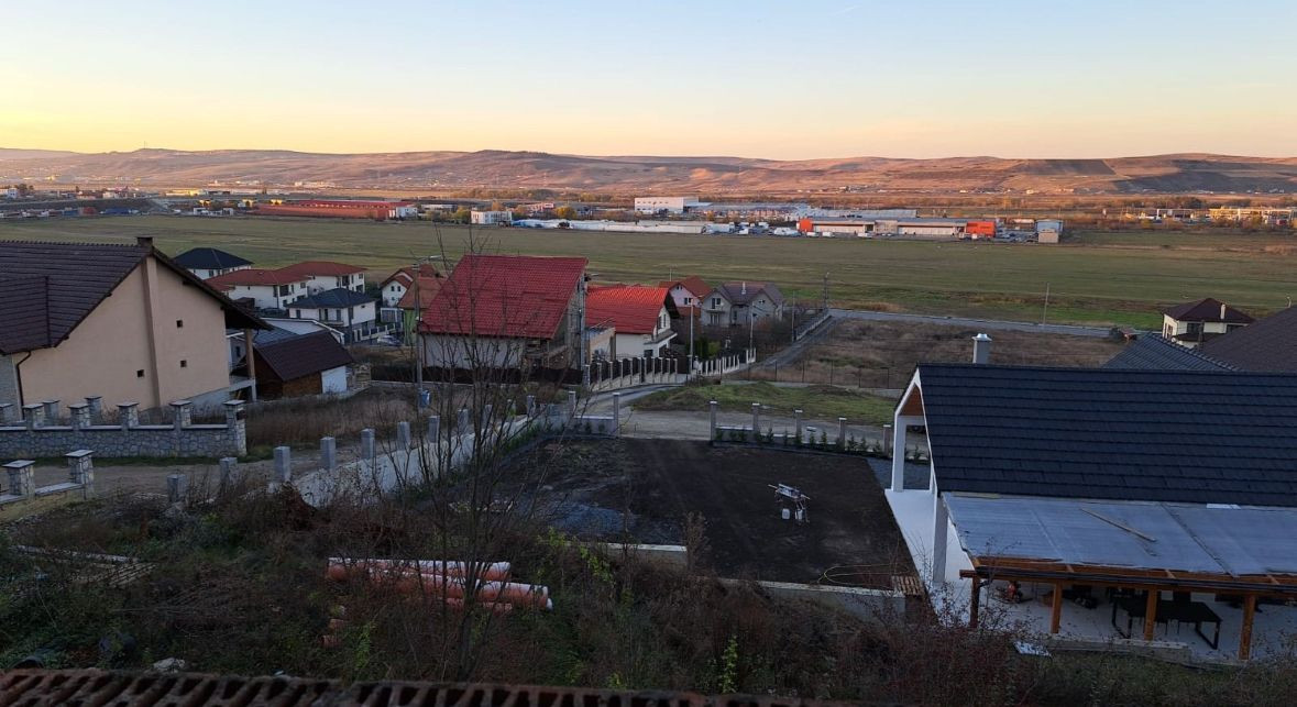 Casă individuală în Dezmir, 5 camere, garaj, 170mp, teren 500 mp.