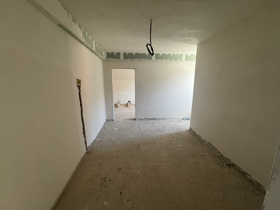 Casă individuală, 430 mp utili, 800 mp teren, zona Sălicea