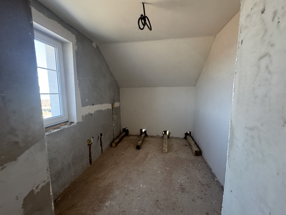 Casă individuală, 430 mp utili, 800 mp teren, zona Sălicea