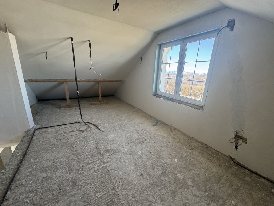 Casă individuală, 430 mp utili, 800 mp teren, zona Sălicea