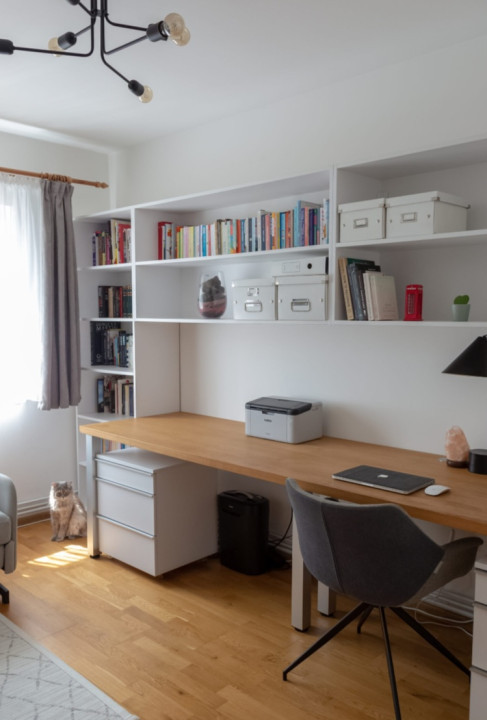 Birou 80 mp ,2 camere, baie proprie,2 balcoane, loc parcare.