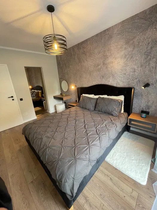 Apartament cu 2 camere, 53 mp, balcon, zona Teilor