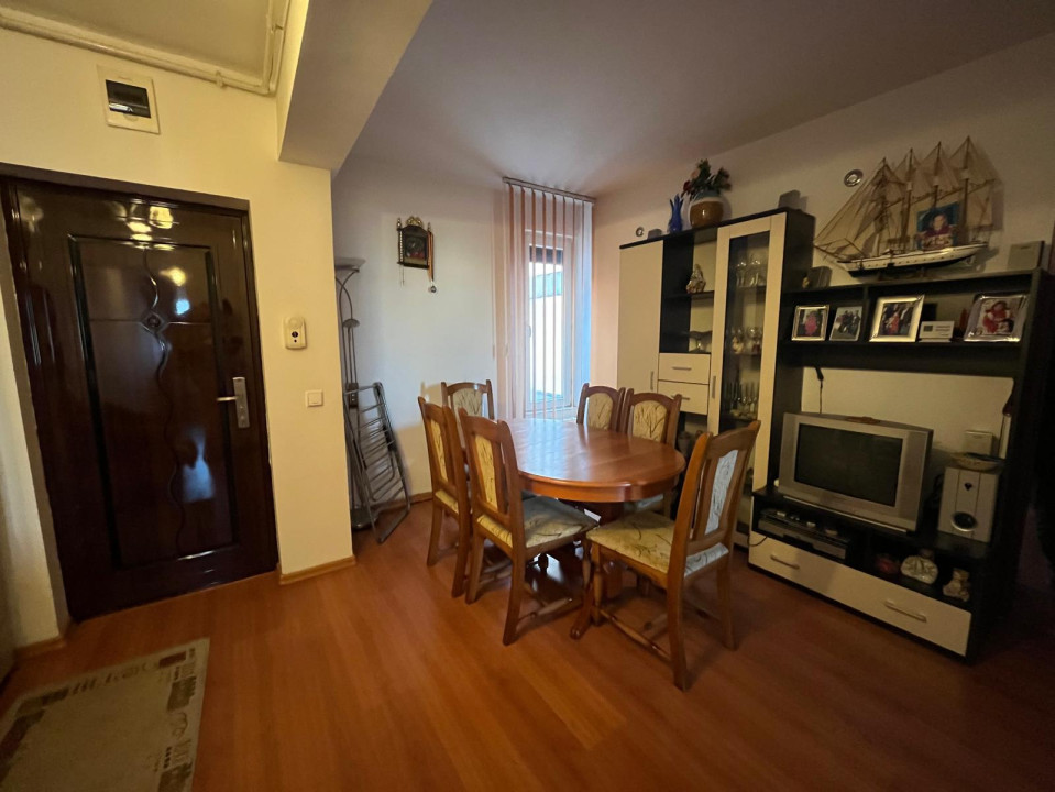 Apartament 3 camere semi decomandat, 56mp, Dambul-Rotund zona Transilvaniei.