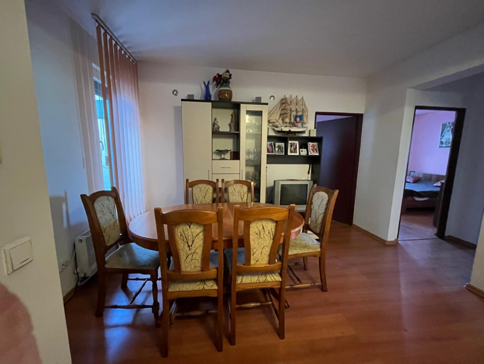 Apartament 3 camere semi decomandat, 56mp, Dambul-Rotund zona Transilvaniei.