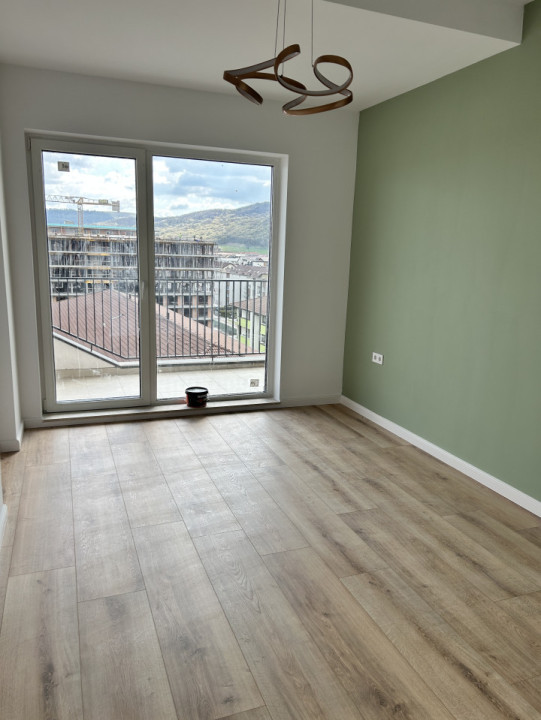 Apartament cu 3 camere, 55 mp, terasa 10 mp Eroilor 