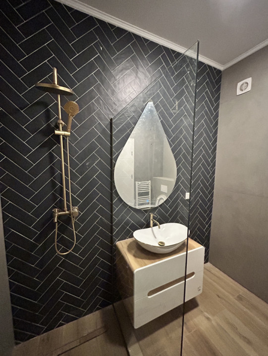 Apartament cu 3 camere, 55 mp, terasa 10 mp Eroilor 