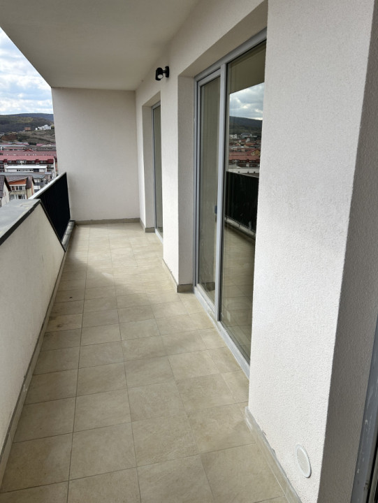 Apartament cu 3 camere 55mp terasa 10mp Central Eroilor 