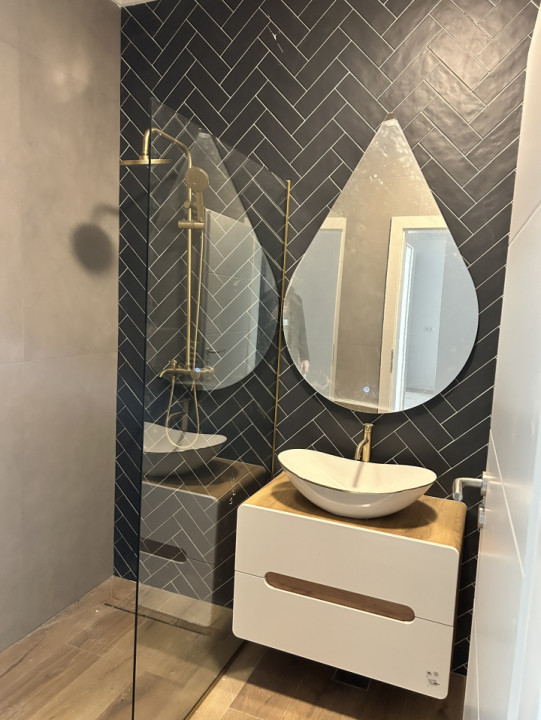 Apartament cu 3 camere 55mp terasa 10mp Central Eroilor 