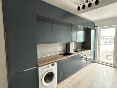 Apartament cu 3 camere, 55 mp, terasa 10 mp Eroilor 