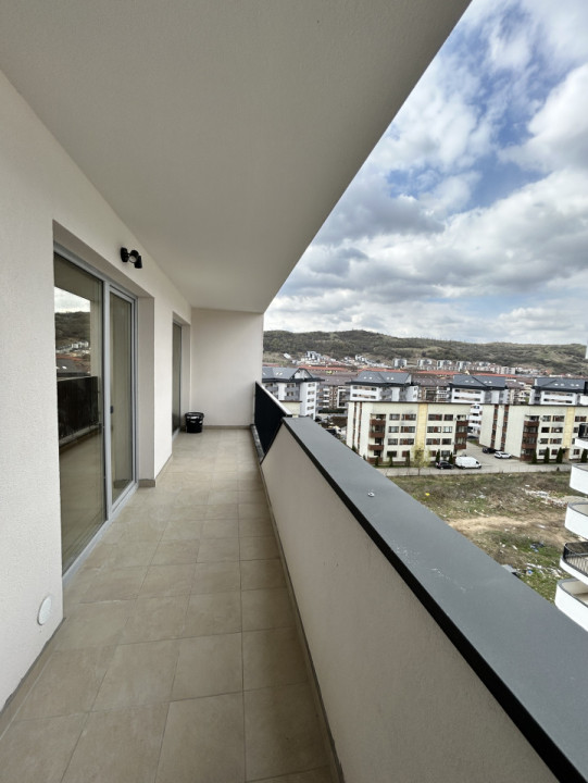 Apartament cu CF 3 camere finisat 55mp terasa 10mp Central Eroilor 