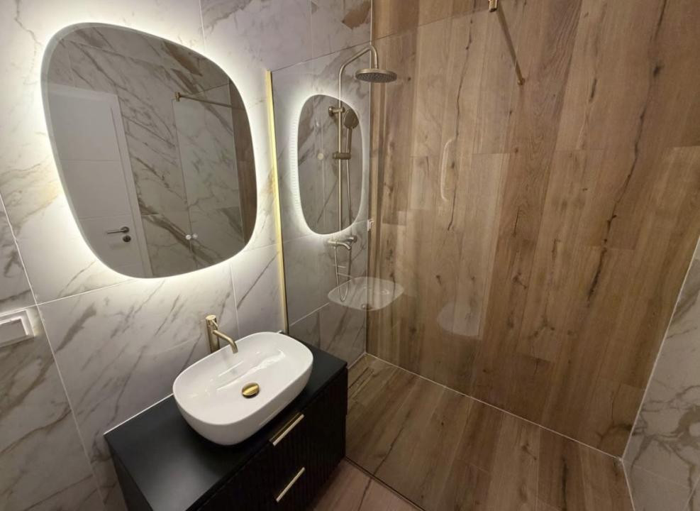 Apartament cu CF 3 camere finisat 55mp terasa 10mp  Eroilor 