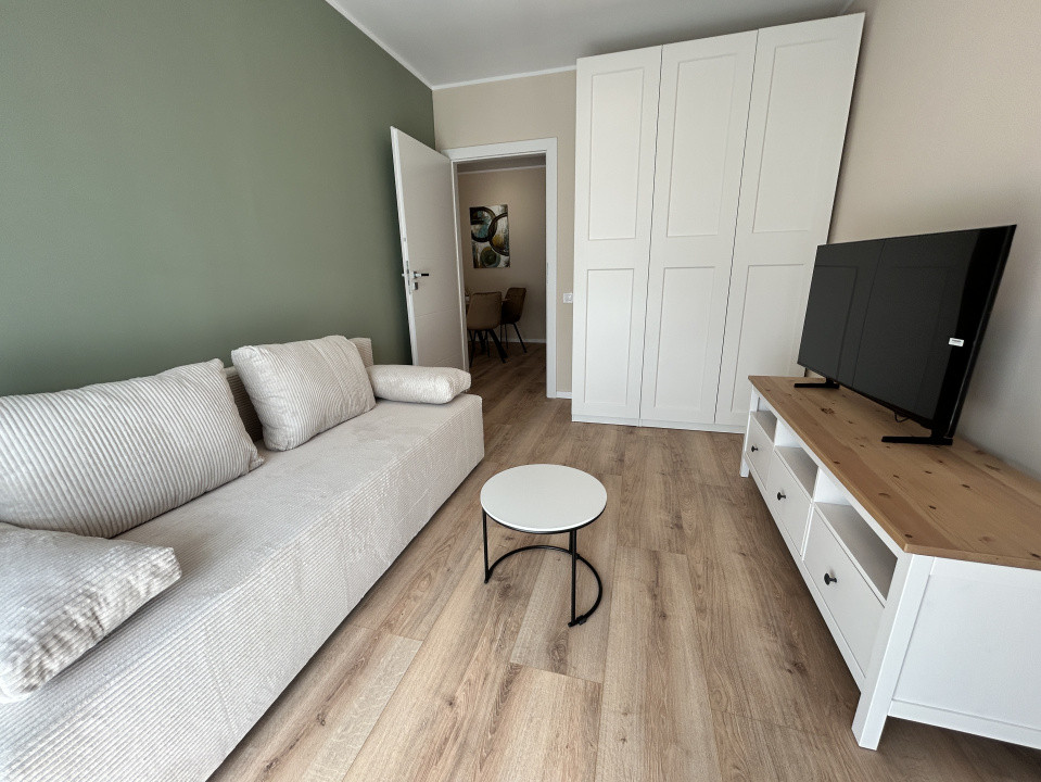Apartament cu 3 camere finisat 55mp terasa 10mp Central Eroilor 
