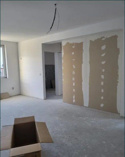 Apartament 3 camere, semifinisat, zona strazii Pietroasa