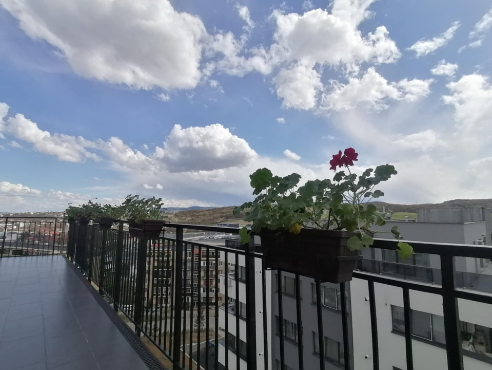 Apartament cu 3 camere, Baciu, 70 mp, terasă 28 mp