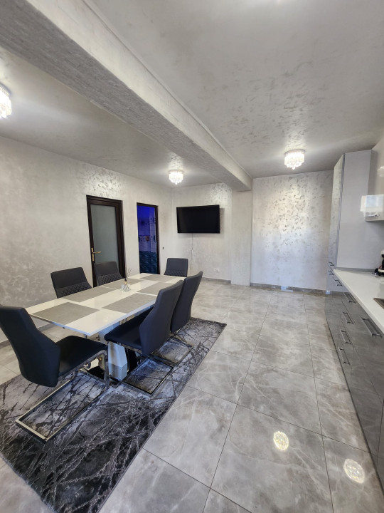 Apartament cu 3 camere, 60 mp, balcon,garaj, zona Ioan Rus