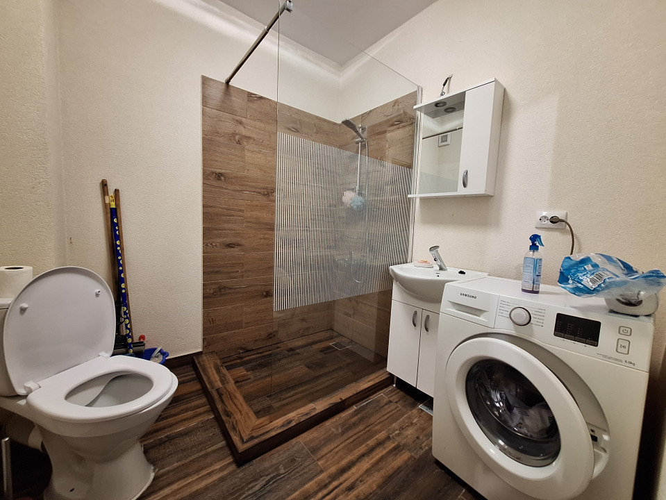 Apartament cu o camera, 35 mp, zona Teilor