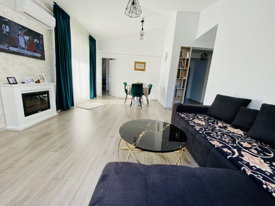 Apartament de 3 camere, 71 mp, terasa 14 mp, parcare, Zona Cetatii