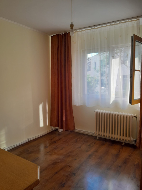 Apartament 3 camere decomandat, 47mp, Manastur zona Parang