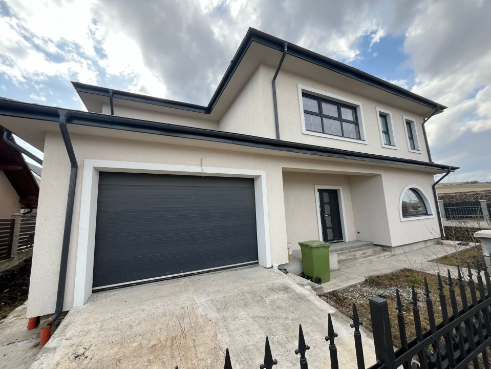 Casa individuala, 5 camere, 268mp si teren 500mp. Comuna Chinteni