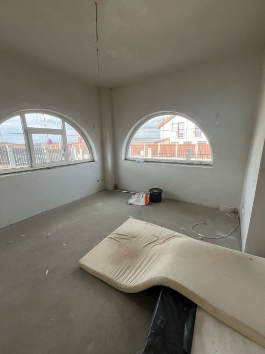 Casa individuala, 5 camere, 268mp si teren 500mp. Comuna Chinteni