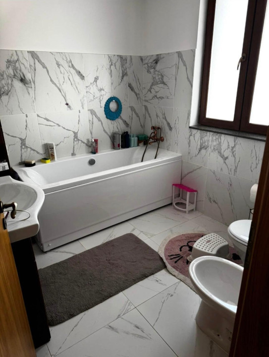 Casă individuală, 200 mp, 4 camere, teren 750 mp, Apahida