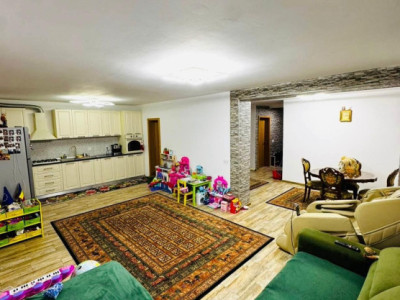 Casă individuală, 200 mp, 4 camere, teren 750 mp, Apahida