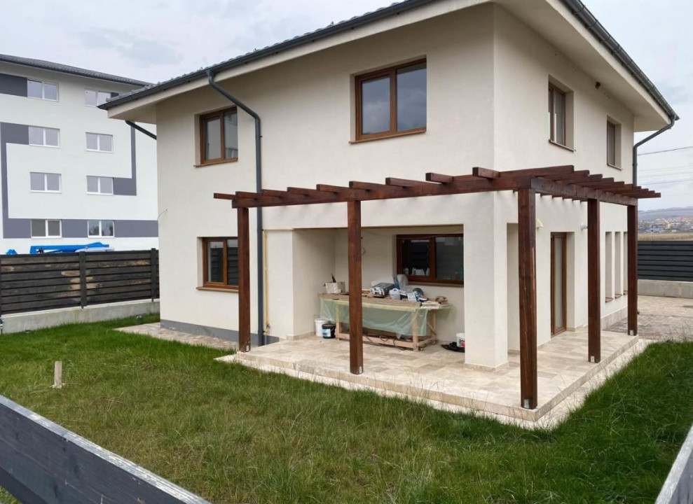 Casă individuală, 5 camere, 120 mp, teren 325 mp, Apahida