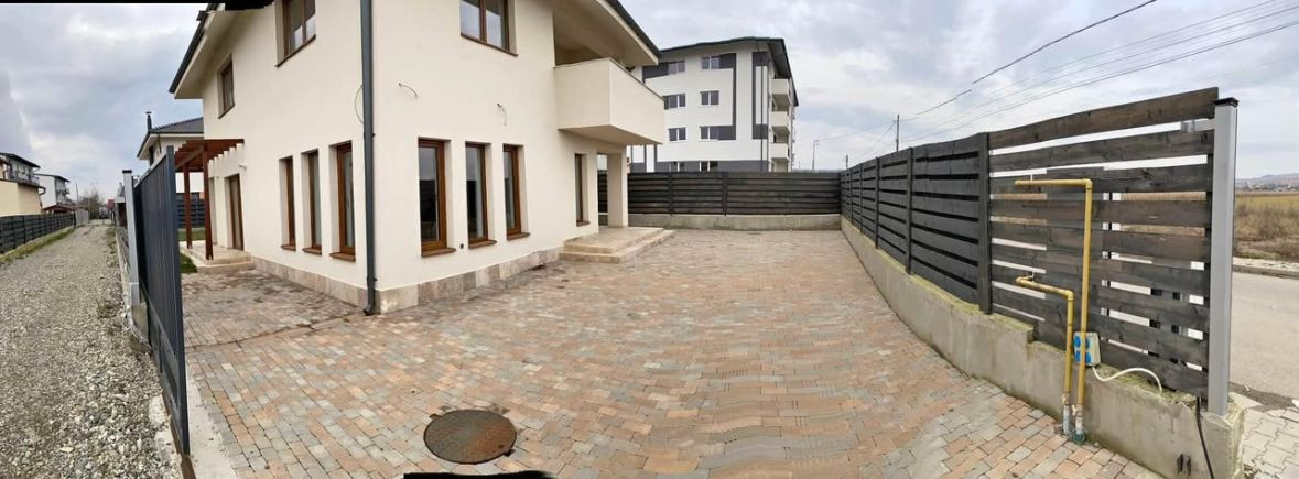 Casă individuală, 5 camere, 120 mp, teren 325 mp, Apahida
