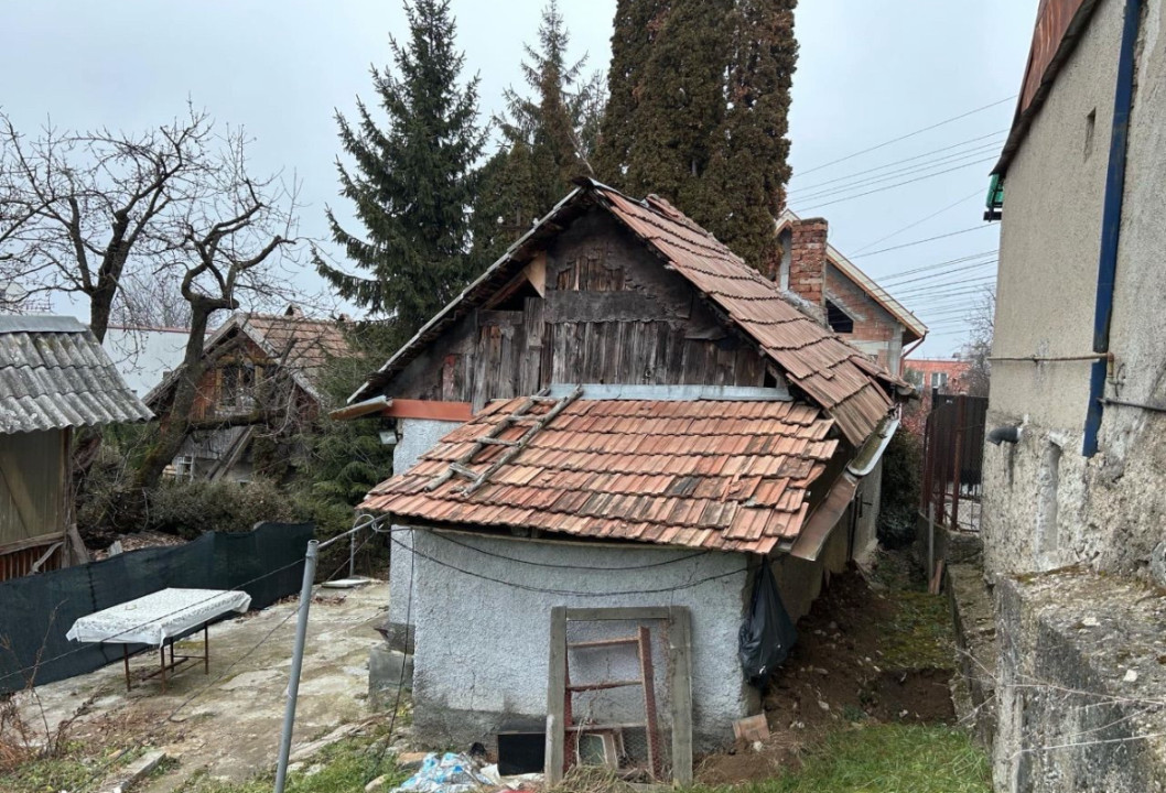 Teren intravilan cu casa demolabila 560 mp AUTORIZAT , Andrei Muresanu