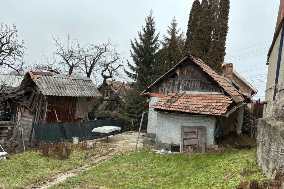 Teren intravilan cu casa demolabila 560 mp AUTORIZAT , Andrei Muresanu