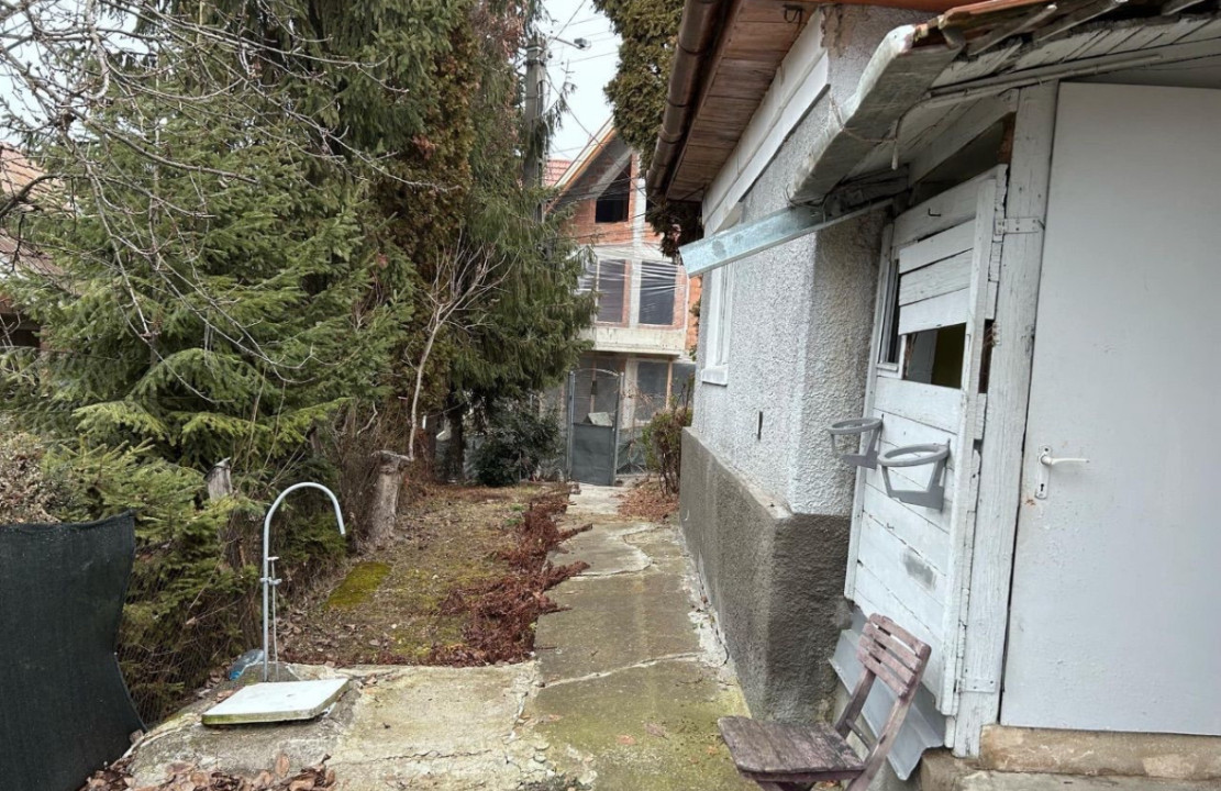 Teren intravilan cu casa demolabila 560 mp AUTORIZAT , Andrei Muresanu