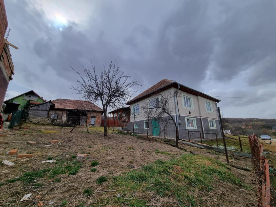 Casă individuală, 187 mp utili, teren 1242 mp, sat Gheorgheni