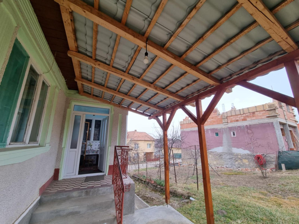 Casă individuală, 187 mp utili, teren 1242 mp, sat Gheorgheni