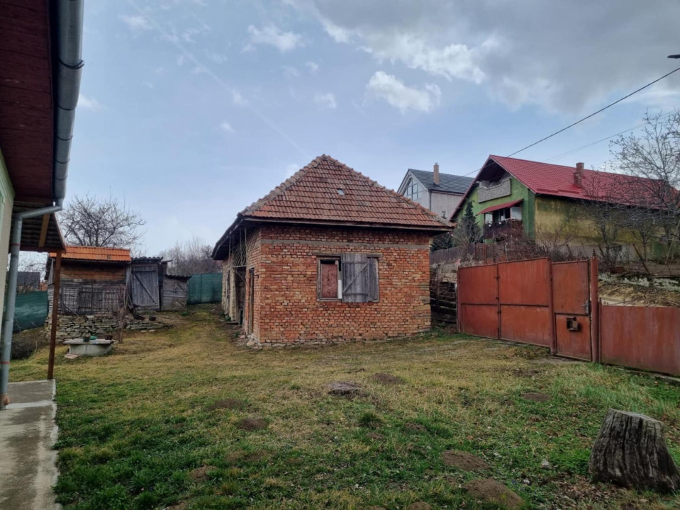 Casă individuală, 187 mp utili, teren 1242 mp, sat Gheorgheni