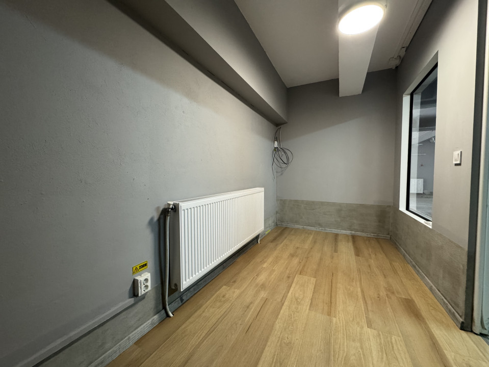 Spațiu comercial, 229 mp utili, rampă acces auto, zona Iulius Mall