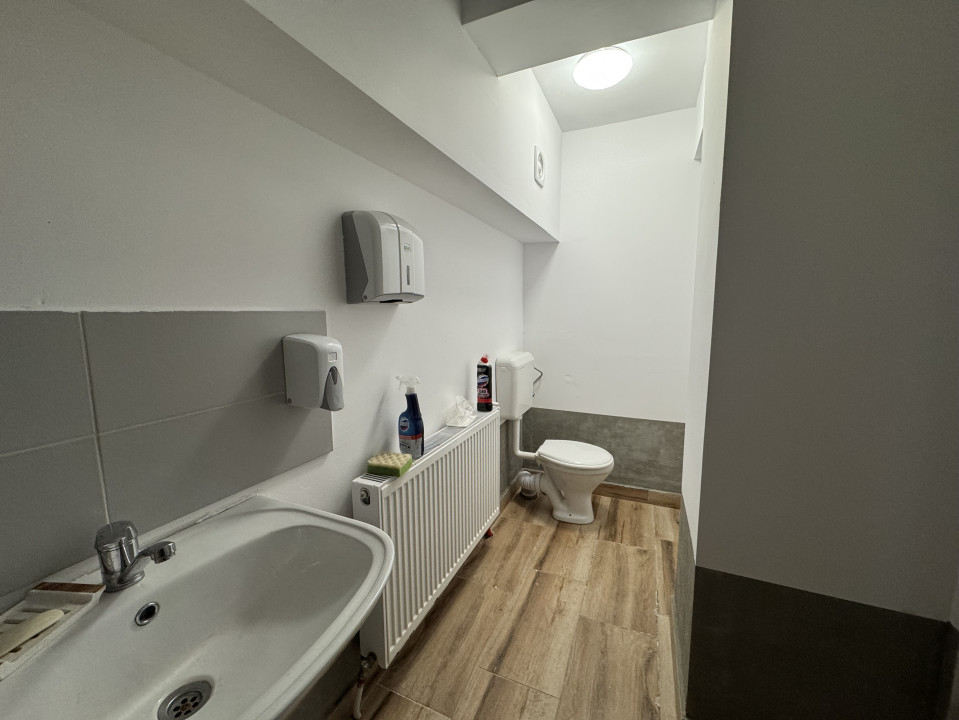 Spațiu comercial, 229 mp utili, rampă acces auto, zona Iulius Mall