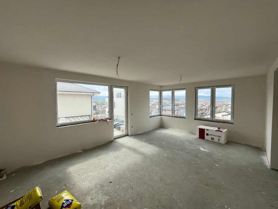 Casa individuala, 5 camere , 137mp uitli cu 415mp de teren. Dezmir