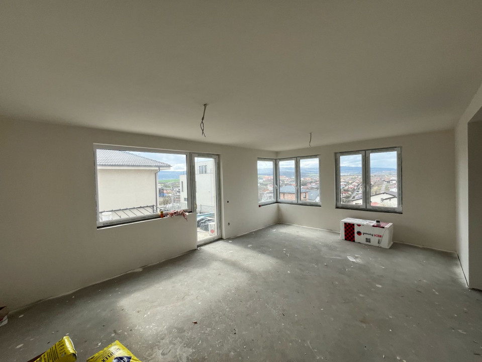 Casa individuala, 5 camere , 137mp uitli cu 415mp de teren. Dezmir