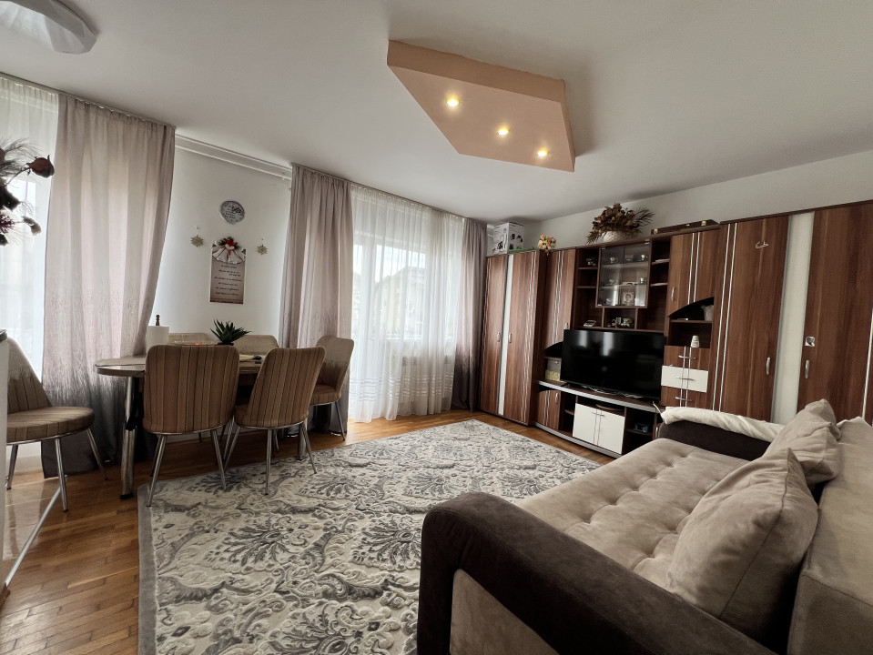 Apartament de 2 camere, 42 mp, 2 balcoane, str Stejarului