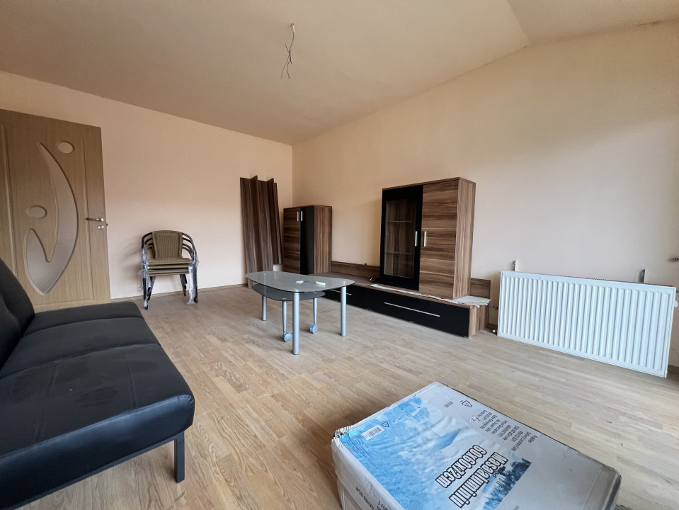 Apartament de 2 camere decomandate, parcare, strada Eroilor