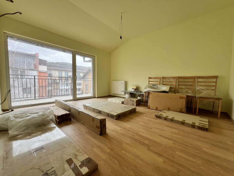 Apartament de 2 camere decomandate, parcare, strada Eroilor