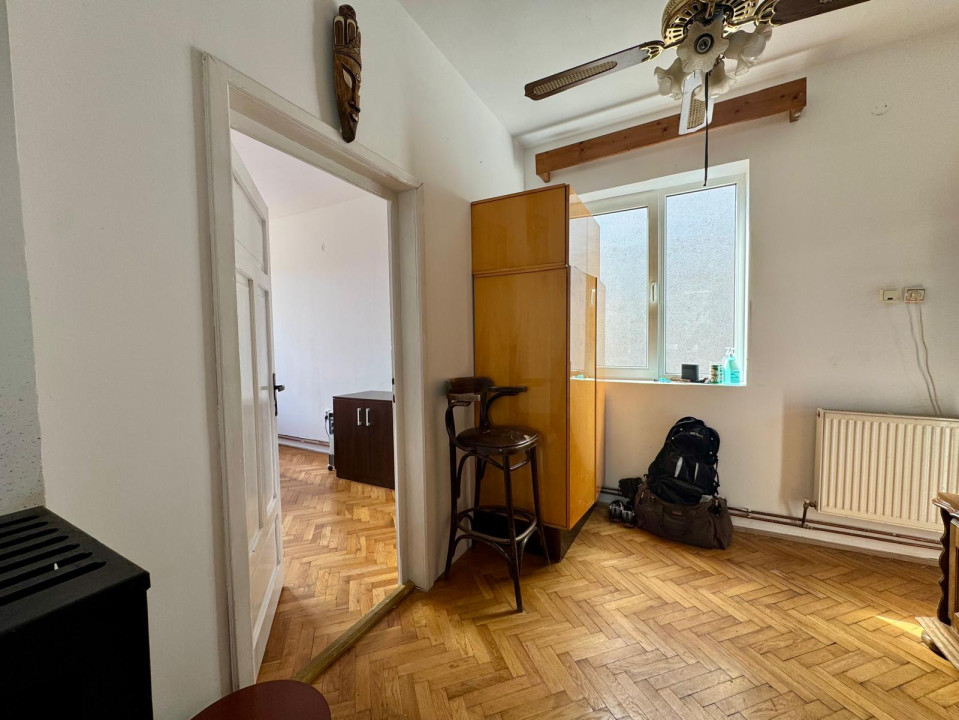 Casă 140 mp utili, teren 928 mp, zona Parcul Cetățuia, cartier Gruia