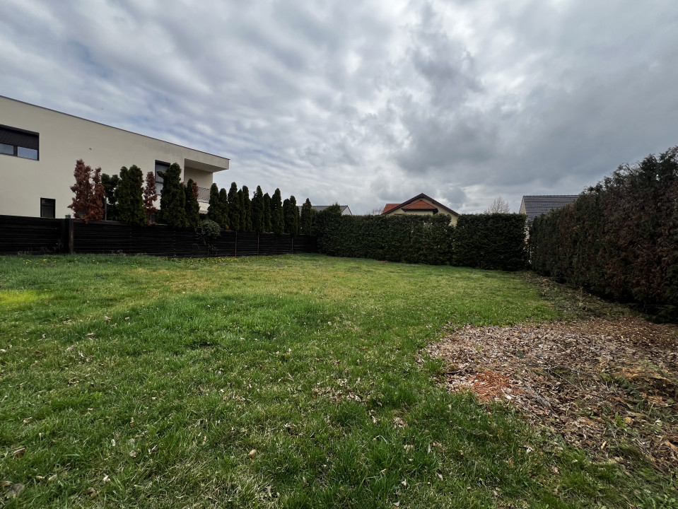 Teren intravilan 499mp, zona Terra 