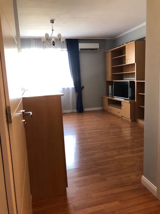Apartament cu 2 camere decomandate si o priveliste superba pe Calea Dorobantilor