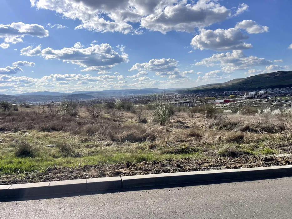 Teren cu autorizatie de duplex 677mp 2 fronturi toate utilitatile 