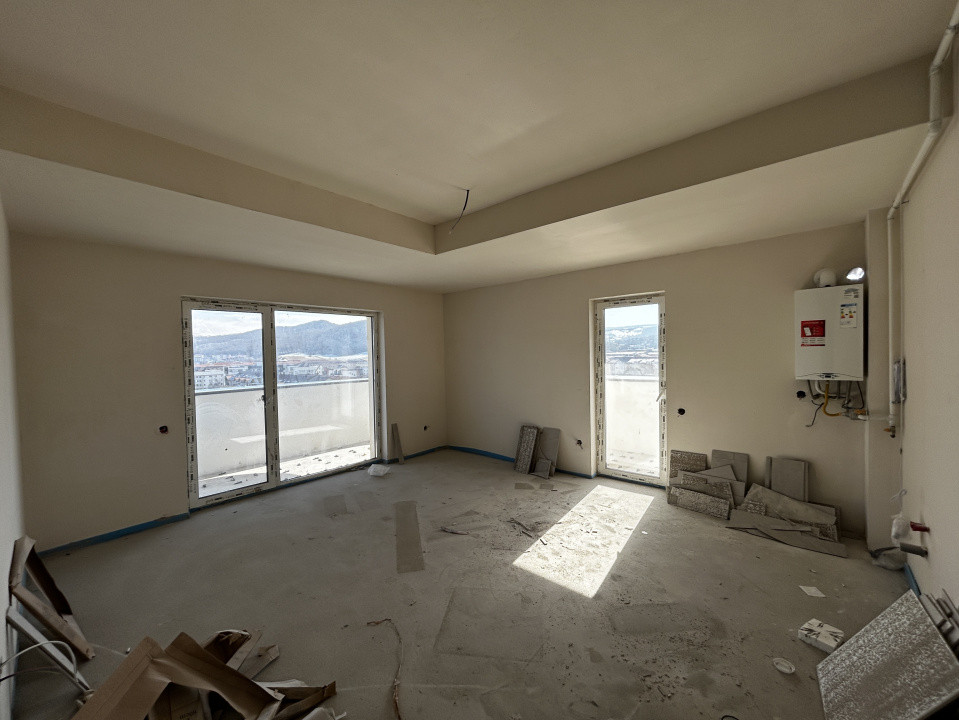 Apartament cu 3 camere 55mp plus 25mp terasa finisat Eroilor 