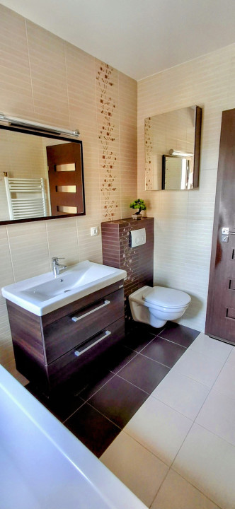 Apartament cu 2 camere, 62 mp, balcon, zona Stejarului